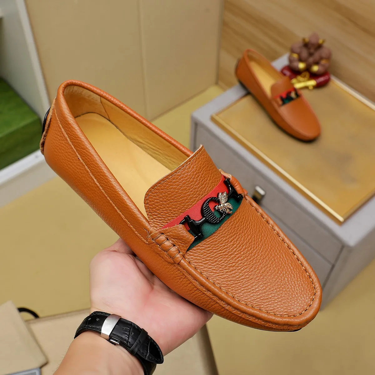 Men's shoes 💰360💰💰GUCCI Gucci official website synchronizes the latest model 🛃The upper is made of imported cowhide, 🐷leather lining, rubber outsole, 🎩🎩top-notch handcrafted workmanship with fine stitches and threads🔍definitely satisfy those perfectionist men who pursue high luxury quality 👏 Colors available! Code number 38-45 Large quantity in stock